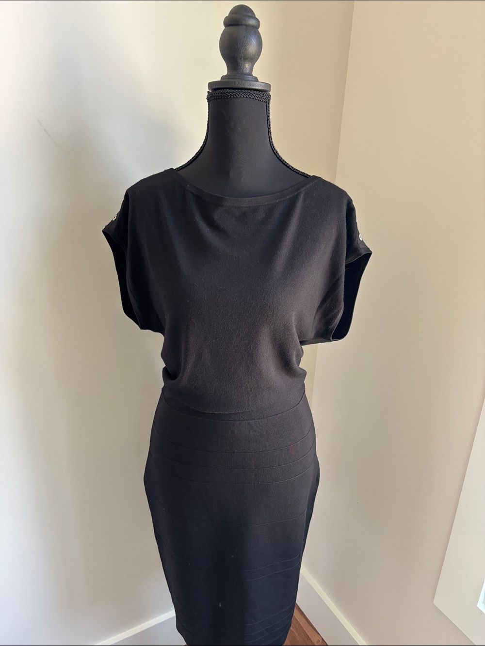 White House Black Market Black Short Sleeve Fitted Dress Top